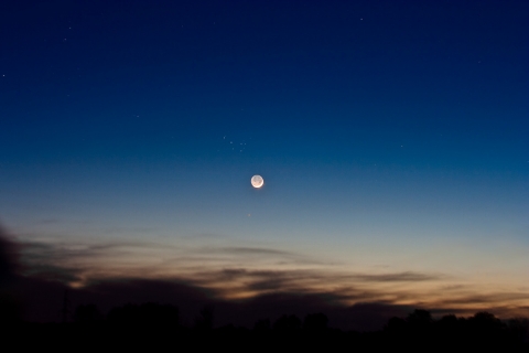 Księżyc, Merkury i M45