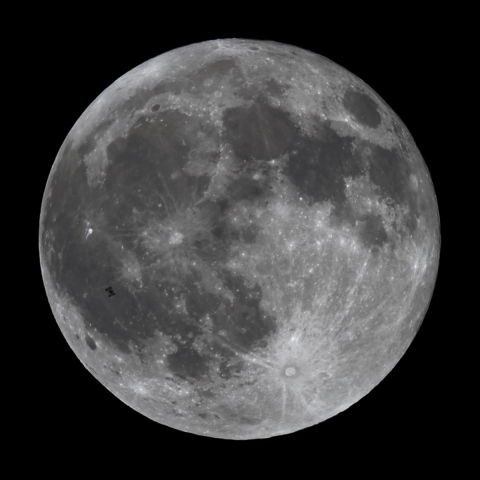 Księżyc i ISS