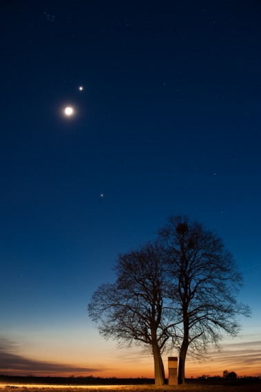 Księżyc, Wenus, Jowisz i Plejady